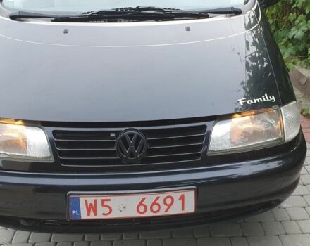 Черный Фольксваген Шаран, объемом двигателя 2 л и пробегом 300 тыс. км за 4000 $, фото 1 на Automoto.ua