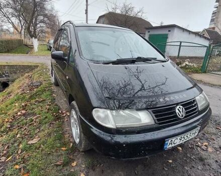 Черный Фольксваген Шаран, объемом двигателя 1.9 л и пробегом 405 тыс. км за 3450 $, фото 1 на Automoto.ua
