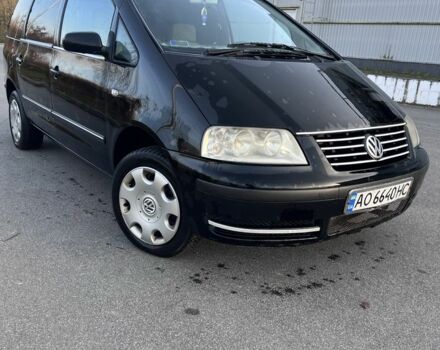 Черный Фольксваген Шаран, объемом двигателя 1.9 л и пробегом 397 тыс. км за 3200 $, фото 1 на Automoto.ua