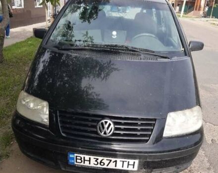 Черный Фольксваген Шаран, объемом двигателя 1.9 л и пробегом 300 тыс. км за 4500 $, фото 1 на Automoto.ua