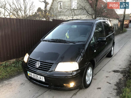 Черный Фольксваген Шаран, объемом двигателя 1.78 л и пробегом 228 тыс. км за 3100 $, фото 1 на Automoto.ua