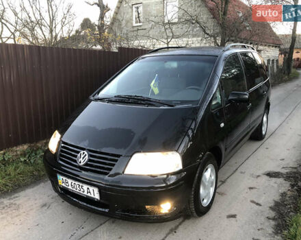 Черный Фольксваген Шаран, объемом двигателя 1.78 л и пробегом 228 тыс. км за 3100 $, фото 1 на Automoto.ua