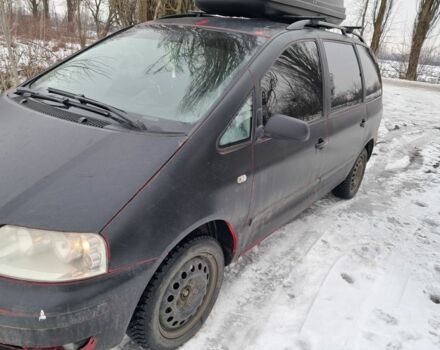 Черный Фольксваген Шаран, объемом двигателя 2 л и пробегом 312 тыс. км за 2709 $, фото 1 на Automoto.ua