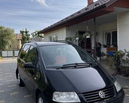 Черный Фольксваген Шаран, объемом двигателя 1.9 л и пробегом 522 тыс. км за 4200 $, фото 1 на Automoto.ua