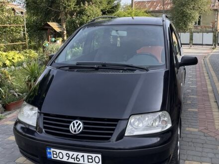 Черный Фольксваген Шаран, объемом двигателя 1.9 л и пробегом 522 тыс. км за 4200 $, фото 1 на Automoto.ua