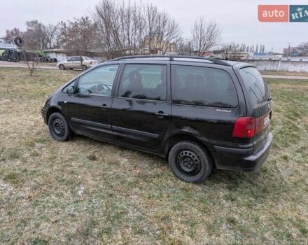 Черный Фольксваген Шаран, объемом двигателя 1.9 л и пробегом 300 тыс. км за 2850 $, фото 1 на Automoto.ua