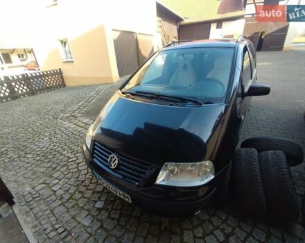Черный Фольксваген Шаран, объемом двигателя 1.9 л и пробегом 370 тыс. км за 3999 $, фото 1 на Automoto.ua