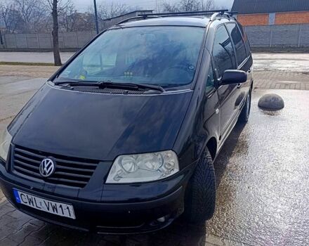 Черный Фольксваген Шаран, объемом двигателя 1.9 л и пробегом 410 тыс. км за 3410 $, фото 1 на Automoto.ua