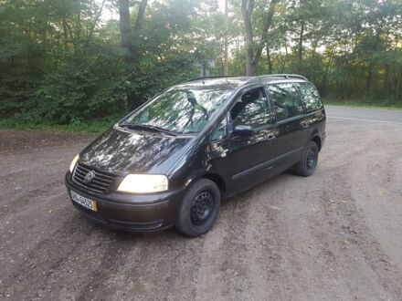 Черный Фольксваген Шаран, объемом двигателя 1.9 л и пробегом 235 тыс. км за 4063 $, фото 1 на Automoto.ua