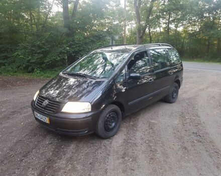 Черный Фольксваген Шаран, объемом двигателя 1.9 л и пробегом 235 тыс. км за 4063 $, фото 1 на Automoto.ua