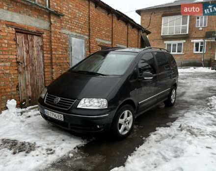 Черный Фольксваген Шаран, объемом двигателя 1.9 л и пробегом 300 тыс. км за 5800 $, фото 1 на Automoto.ua