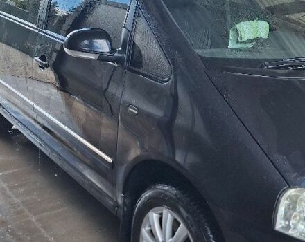 Черный Фольксваген Шаран, объемом двигателя 1.8 л и пробегом 1 тыс. км за 5250 $, фото 1 на Automoto.ua