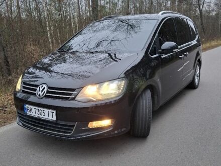 Черный Фольксваген Шаран, объемом двигателя 2 л и пробегом 289 тыс. км за 15000 $, фото 1 на Automoto.ua