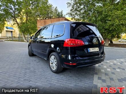 Фольксваген Шаран 2013 в Полтаве на Automoto.ua Черный Фольксваген Шаран, объемом двигателя 2 л и пробегом 246 тыс. км за 12200 $, фото 1 на Automoto.ua