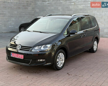 Черный Фольксваген Шаран, объемом двигателя 2 л и пробегом 250 тыс. км за 15900 $, фото 1 на Automoto.ua