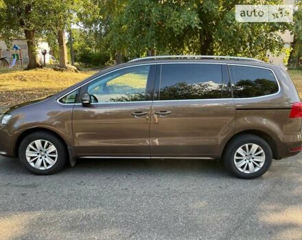 Коричневый Фольксваген Шаран, объемом двигателя 2 л и пробегом 350 тыс. км за 12000 $, фото 1 на Automoto.ua