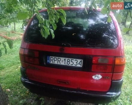 Червоний Фольксваген Шаран, об'ємом двигуна 1.9 л та пробігом 200 тис. км за 1500 $, фото 3 на Automoto.ua