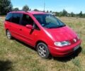 Красный Фольксваген Шаран, объемом двигателя 1.78 л и пробегом 316 тыс. км за 2450 $, фото 1 на Automoto.ua
