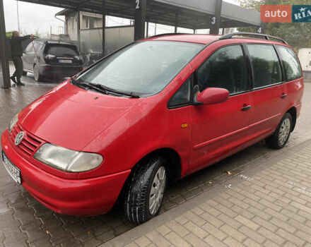 Красный Фольксваген Шаран, объемом двигателя 1.9 л и пробегом 500 тыс. км за 2300 $, фото 2 на Automoto.ua