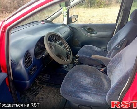 Красный Фольксваген Шаран, объемом двигателя 1.8 л и пробегом 313 тыс. км за 3860 $, фото 6 на Automoto.ua