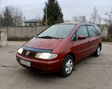 Красный Фольксваген Шаран, объемом двигателя 1.9 л и пробегом 284 тыс. км за 3200 $, фото 1 на Automoto.ua