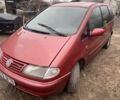Красный Фольксваген Шаран, объемом двигателя 0 л и пробегом 280 тыс. км за 1950 $, фото 1 на Automoto.ua