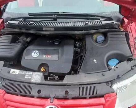 Красный Фольксваген Шаран, объемом двигателя 1.9 л и пробегом 242 тыс. км за 6500 $, фото 17 на Automoto.ua