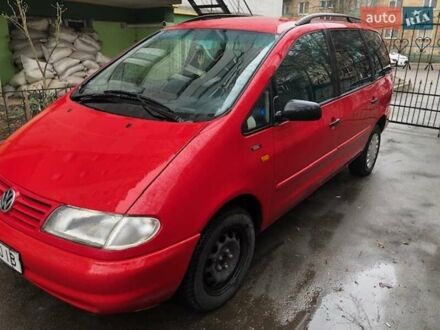Фольксваген Шаран 1999 в Коцюбинское на Automoto.ua Красный Фольксваген Шаран, объемом двигателя 1.9 л и пробегом 305 тыс. км за 3500 $, фото 1 на Automoto.ua