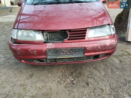 Фольксваген Шаран 1999 в Запорожье на Automoto.ua Красный Фольксваген Шаран, объемом двигателя 1.8 л и пробегом 800 тыс. км за 2600 $, фото 1 на Automoto.ua