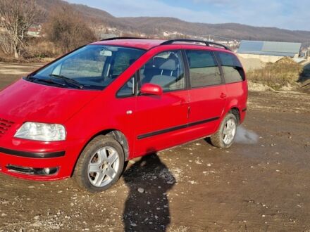 Красный Фольксваген Шаран, объемом двигателя 1.9 л и пробегом 300 тыс. км за 3200 $, фото 1 на Automoto.ua