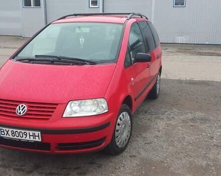 Красный Фольксваген Шаран, объемом двигателя 1.9 л и пробегом 242 тыс. км за 6500 $, фото 1 на Automoto.ua