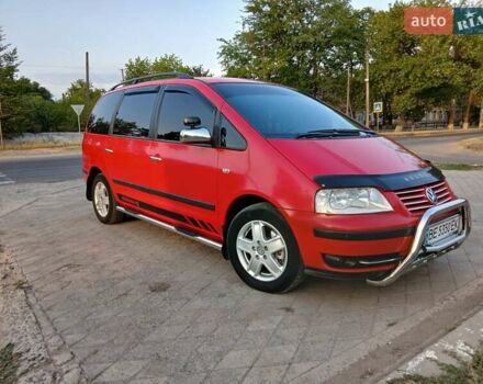 Фольксваген Шаран 2002 в Николаеве на Automoto.ua Красный Фольксваген Шаран, объемом двигателя 1.9 л и пробегом 315 тыс. км за 5100 $, фото 1 на Automoto.ua
