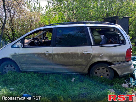 Фольксваген Шаран, объемом двигателя 1.9 л и пробегом 370 тыс. км за 1500 $, фото 1 на Automoto.ua