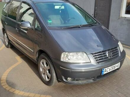 Фольксваген Шаран, объемом двигателя 2 л и пробегом 304 тыс. км за 7200 $, фото 1 на Automoto.ua