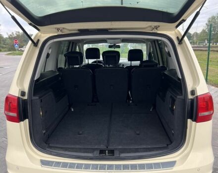 Желтый Фольксваген Шаран, объемом двигателя 2 л и пробегом 327 тыс. км за 10000 $, фото 1 на Automoto.ua