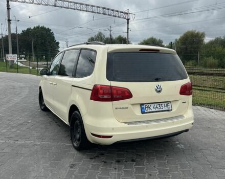 Желтый Фольксваген Шаран, объемом двигателя 2 л и пробегом 327 тыс. км за 10000 $, фото 5 на Automoto.ua