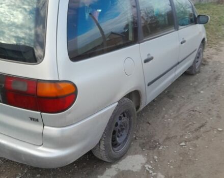 Серый Фольксваген Шаран, объемом двигателя 1.9 л и пробегом 400 тыс. км за 3139 $, фото 5 на Automoto.ua