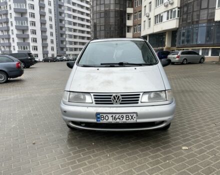 Серый Фольксваген Шаран, объемом двигателя 1.9 л и пробегом 350 тыс. км за 2200 $, фото 1 на Automoto.ua