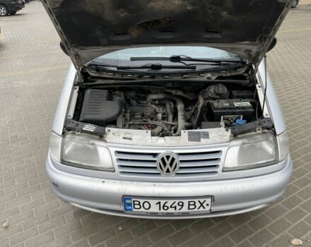 Серый Фольксваген Шаран, объемом двигателя 1.9 л и пробегом 350 тыс. км за 2200 $, фото 3 на Automoto.ua