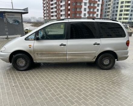 Серый Фольксваген Шаран, объемом двигателя 1.9 л и пробегом 350 тыс. км за 2200 $, фото 5 на Automoto.ua