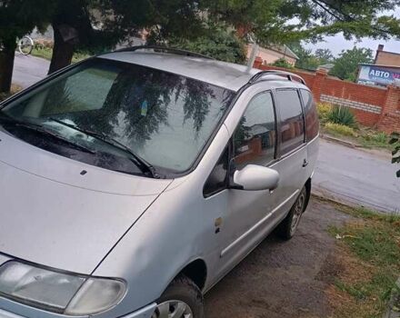 Серый Фольксваген Шаран, объемом двигателя 2.8 л и пробегом 453 тыс. км за 3000 $, фото 2 на Automoto.ua