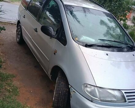 Серый Фольксваген Шаран, объемом двигателя 2.8 л и пробегом 453 тыс. км за 3000 $, фото 1 на Automoto.ua