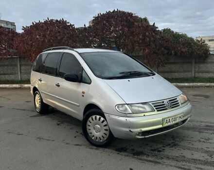 Серый Фольксваген Шаран, объемом двигателя 2.8 л и пробегом 600 тыс. км за 2000 $, фото 1 на Automoto.ua