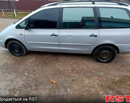 Серый Фольксваген Шаран, объемом двигателя 2 л и пробегом 4000 тыс. км за 3500 $, фото 3 на Automoto.ua