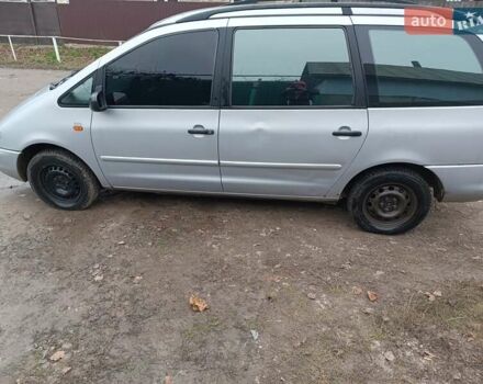 Серый Фольксваген Шаран, объемом двигателя 2 л и пробегом 350 тыс. км за 3500 $, фото 7 на Automoto.ua