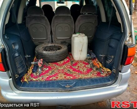 Серый Фольксваген Шаран, объемом двигателя 2 л и пробегом 4000 тыс. км за 3500 $, фото 5 на Automoto.ua