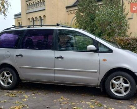 Серый Фольксваген Шаран, объемом двигателя 2.8 л и пробегом 403 тыс. км за 3499 $, фото 4 на Automoto.ua