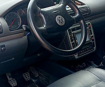 Серый Фольксваген Шаран, объемом двигателя 1.8 л и пробегом 0 тыс. км за 3500 $, фото 2 на Automoto.ua