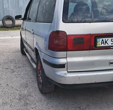 Серый Фольксваген Шаран, объемом двигателя 1.9 л и пробегом 368 тыс. км за 2000 $, фото 9 на Automoto.ua