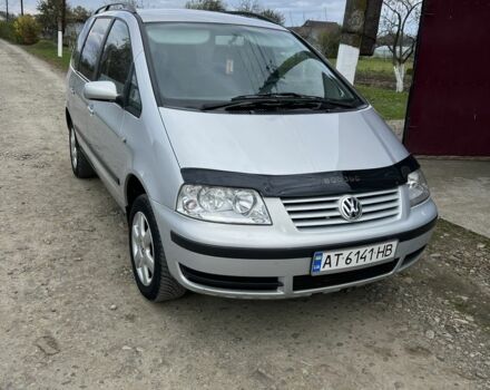 Серый Фольксваген Шаран, объемом двигателя 1.9 л и пробегом 290 тыс. км за 3700 $, фото 1 на Automoto.ua